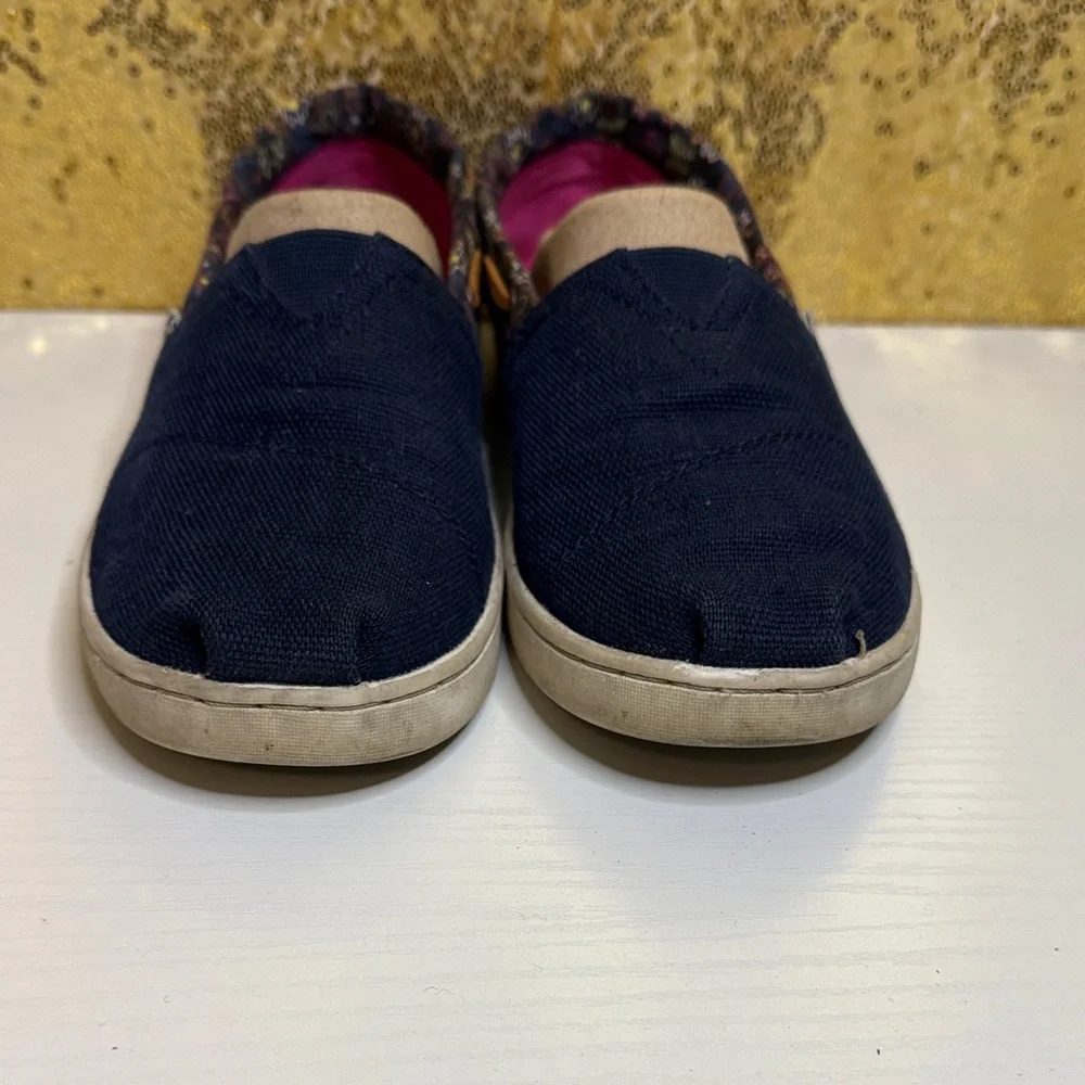 TOMS Mimini Kids Navy Moccasins with Floral Accent